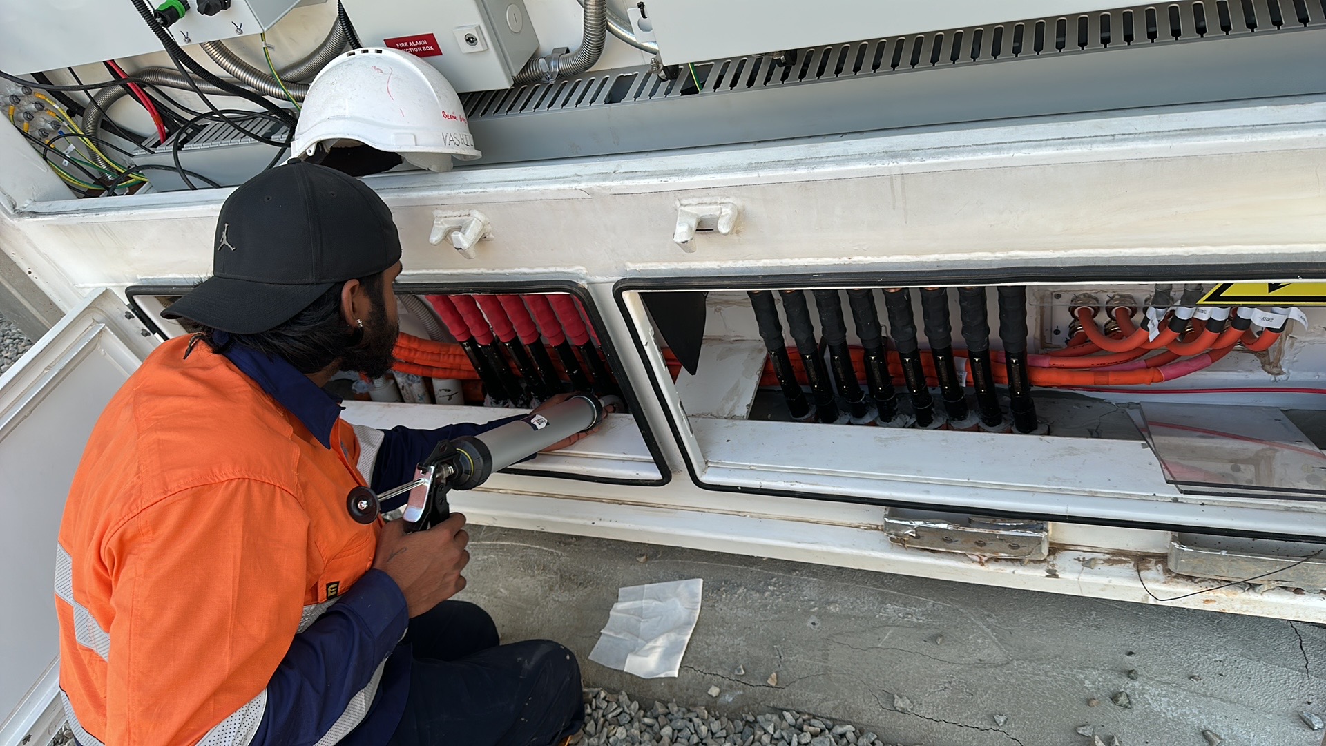 Fire-stop sealing at cable entries